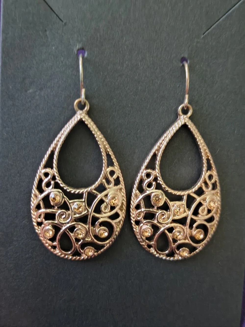 Beautiful Rose Gold Tone Champagne Colored crystal Dangle Earrings.Estate Find